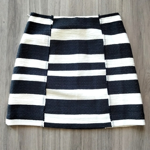 LOFT Blue & White Striped Mini Skirt Sz 2 - Picture 3 of 7